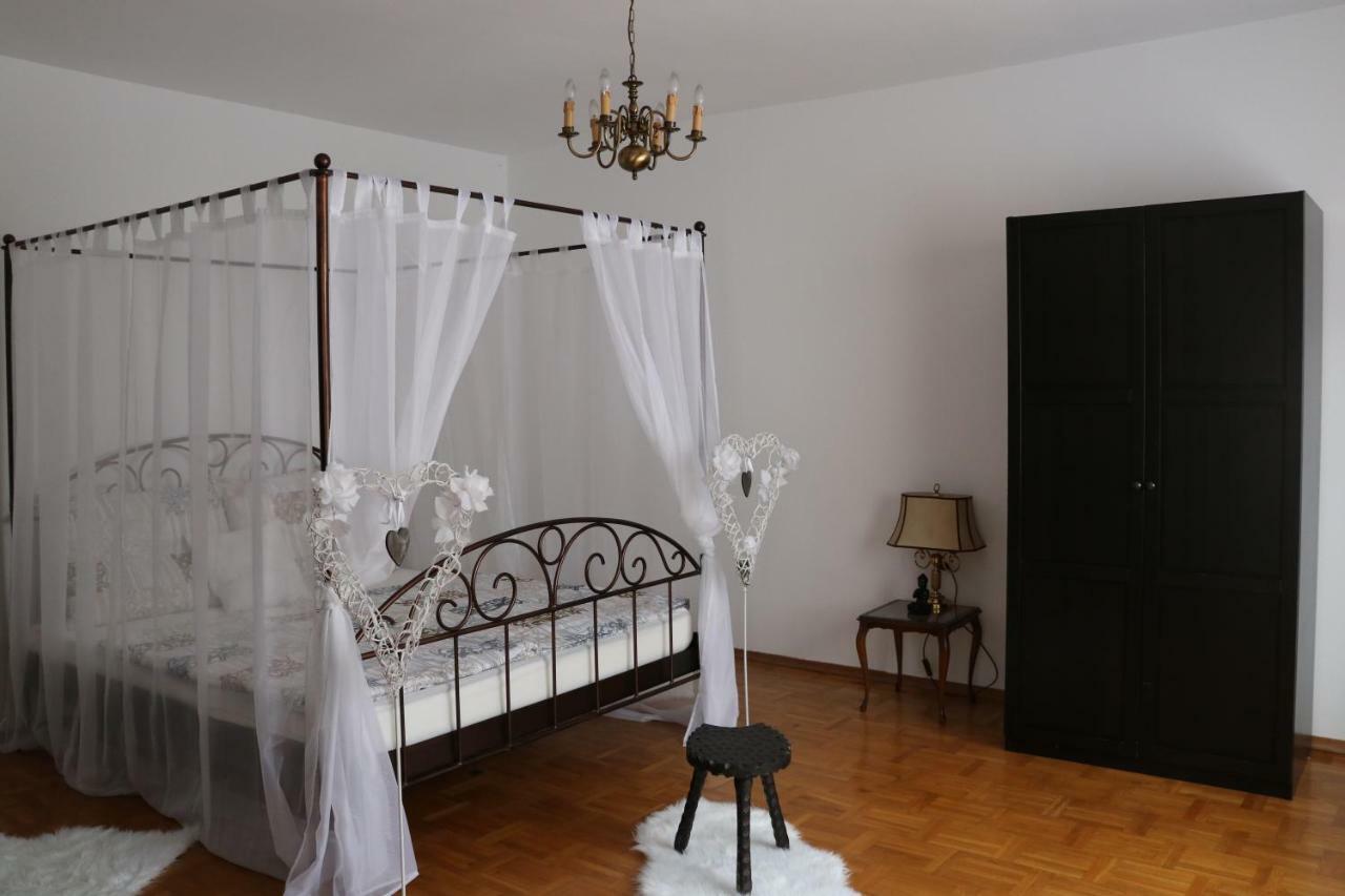 The Lakehouse Villa Neusiedl Am See Wienerstrasse 8 المظهر الخارجي الصورة