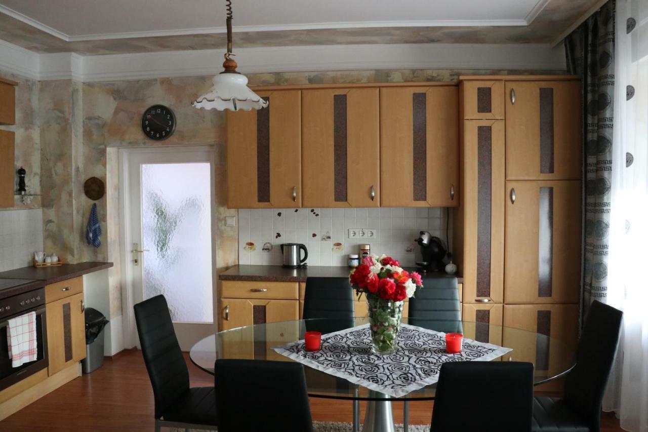 The Lakehouse Villa Neusiedl Am See Wienerstrasse 8 المظهر الخارجي الصورة