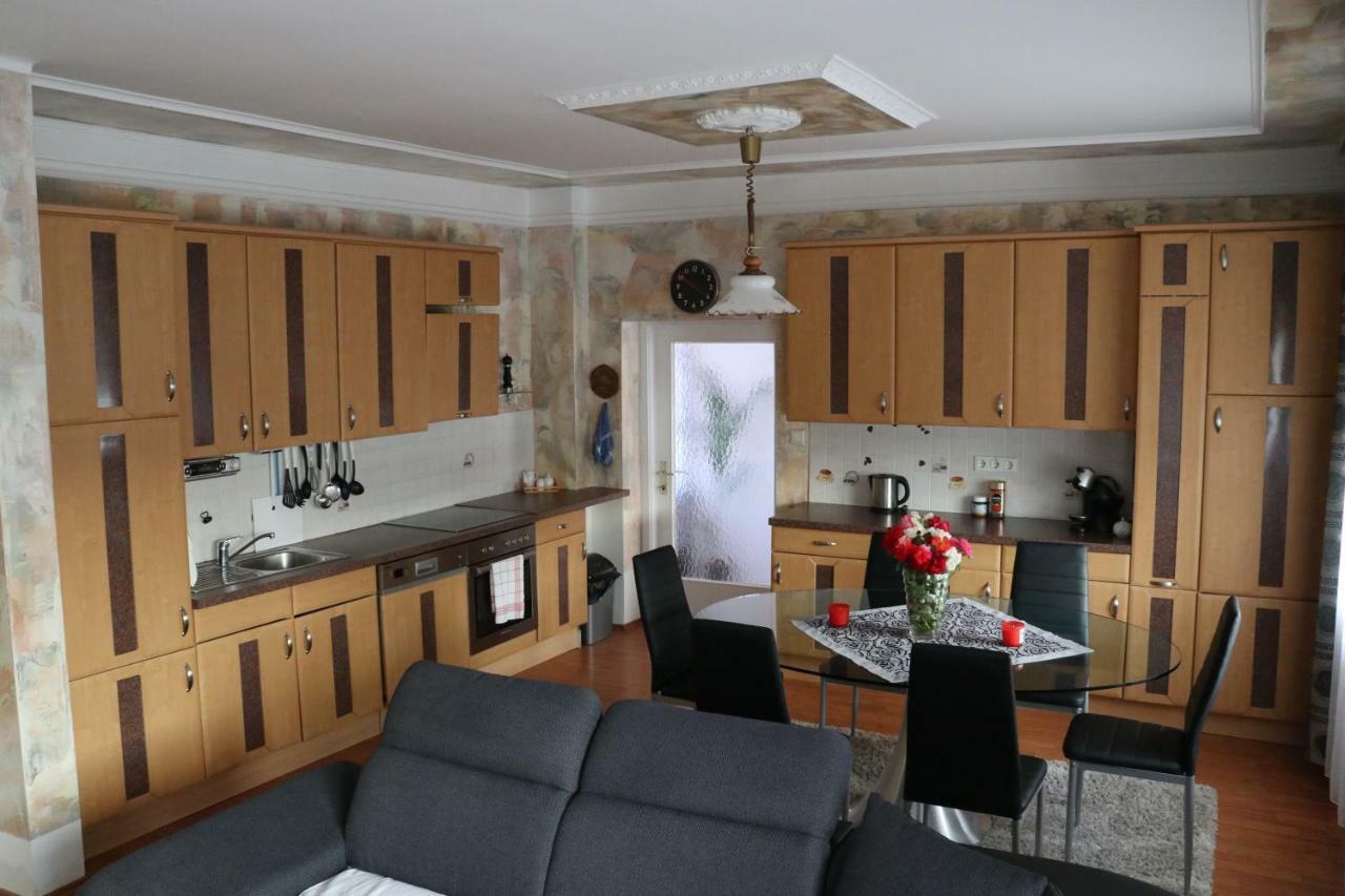 The Lakehouse Villa Neusiedl Am See Wienerstrasse 8 المظهر الخارجي الصورة