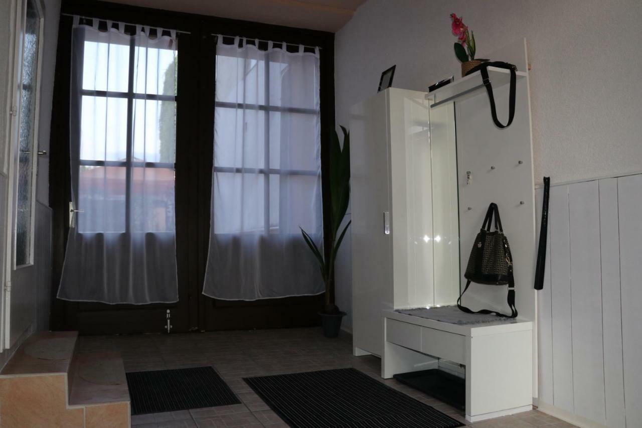 The Lakehouse Villa Neusiedl Am See Wienerstrasse 8 المظهر الخارجي الصورة