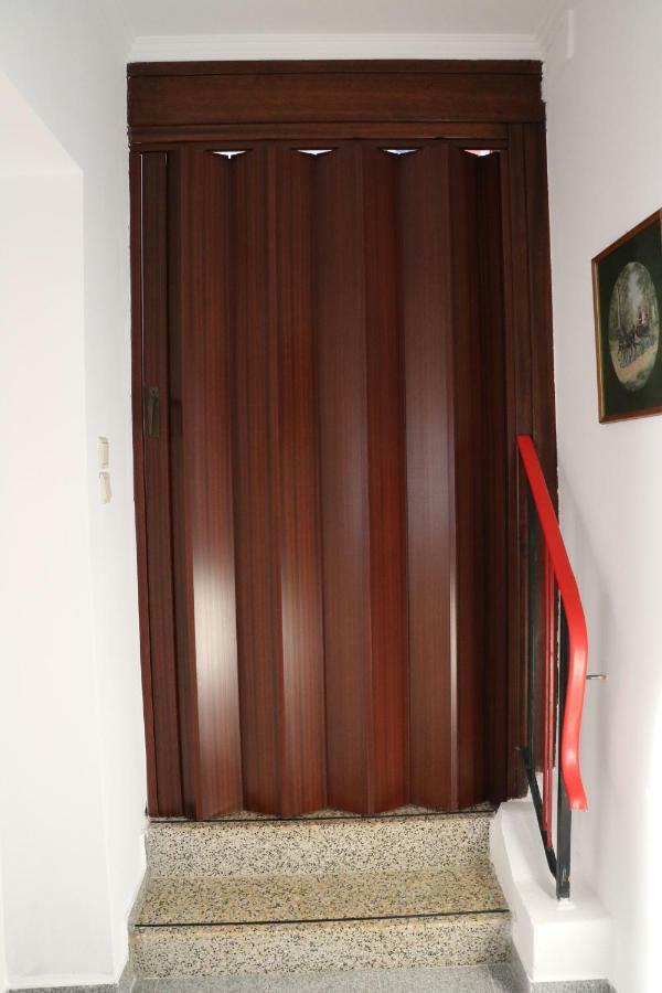 The Lakehouse Villa Neusiedl Am See Wienerstrasse 8 المظهر الخارجي الصورة